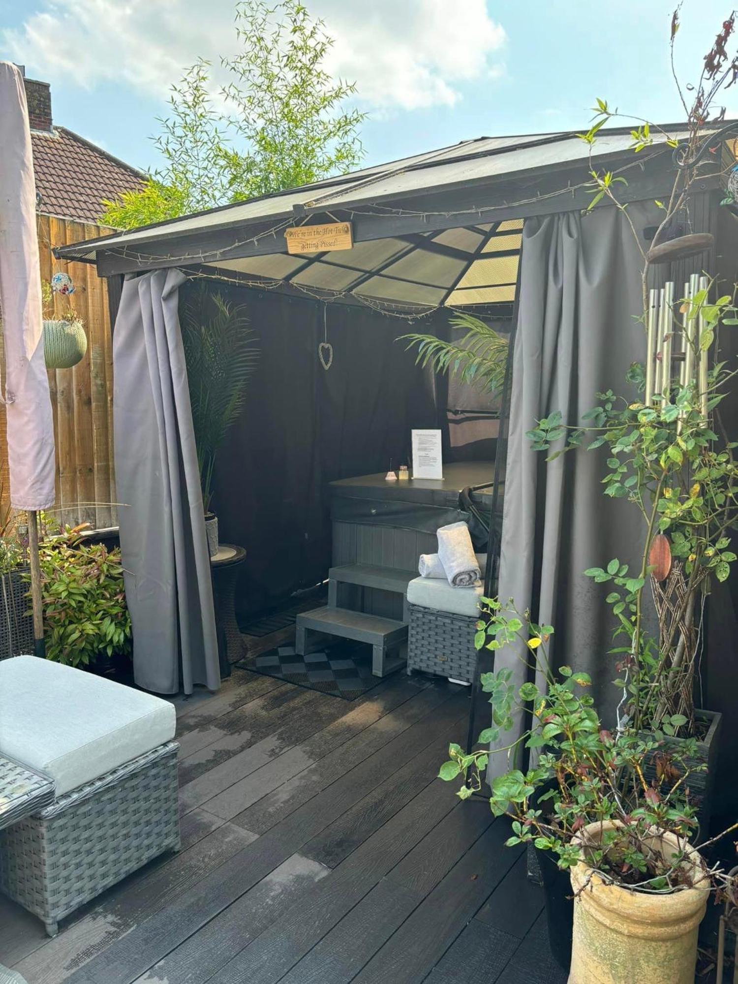 Apartmán Secret Gem 1 Bed Garden Flat Private Luxury Hot Tub Bournemouth Exteriér fotografie