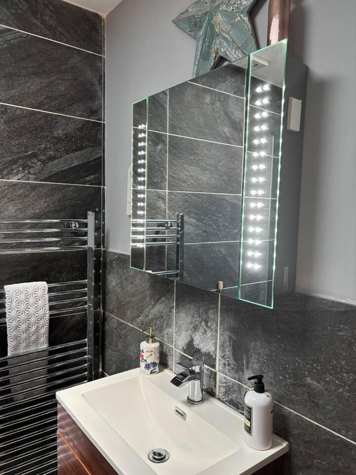 Apartmán Secret Gem 1 Bed Garden Flat Private Luxury Hot Tub Bournemouth Exteriér fotografie